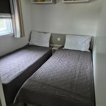 Mobilhome 6 Personnes, Dans 4 Etoiles, Sur *