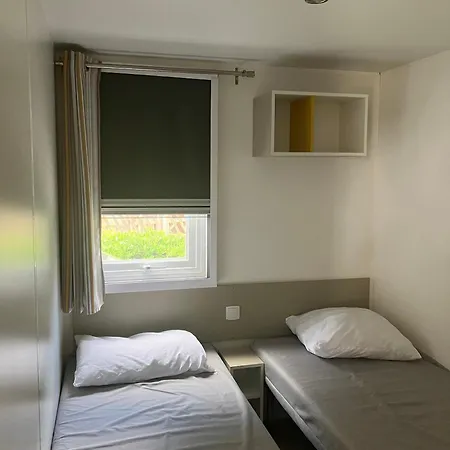 キャンプ場 Mobilhome 6 Personnes, Dans 4 Etoiles, Sur *