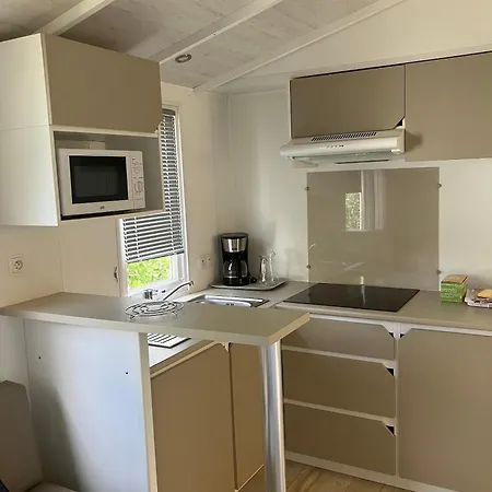Mobilhome 6 Personnes, Dans 4 Etoiles, Sur *
