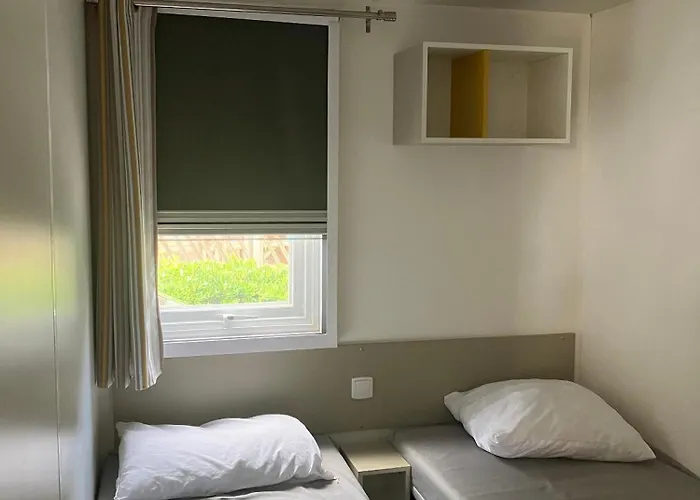 营地 Mobilhome 6 Personnes, Dans 4 Etoiles, Sur *