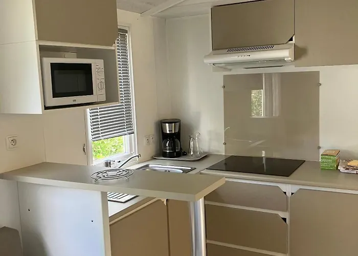 Mobilhome 6 Personnes, Dans 4 Etoiles, Sur *